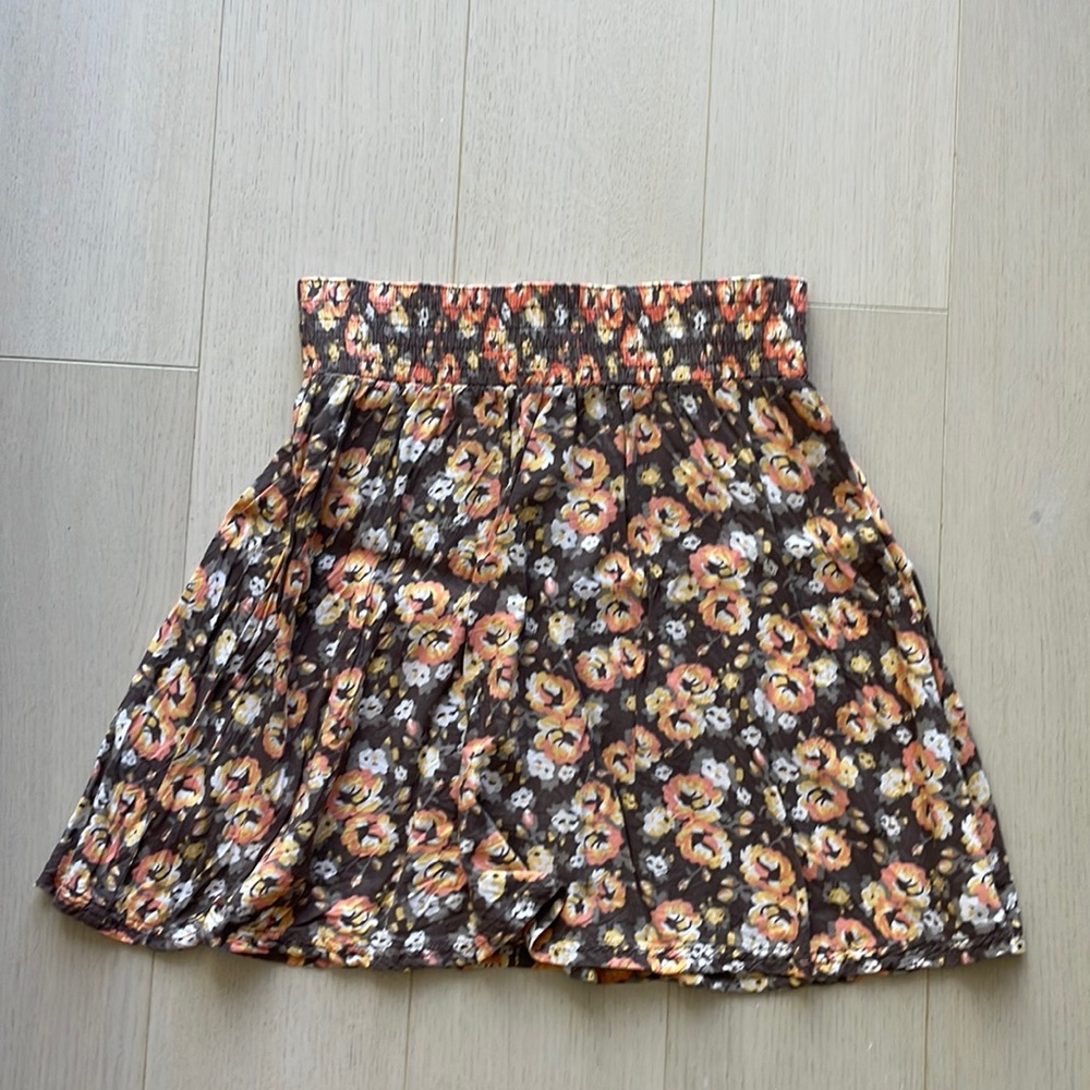 Floral print mini skirt